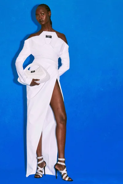 Look 16